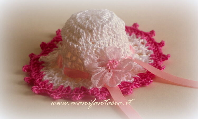 romantico cappellino uncinetto per bomboniere