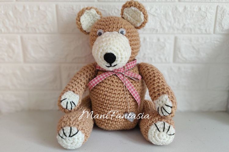 risparmiare sui regali natalizi- orsetto amigurumi