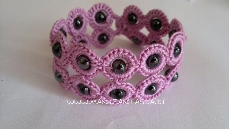 bracciale uncinetto con perle e cerchi