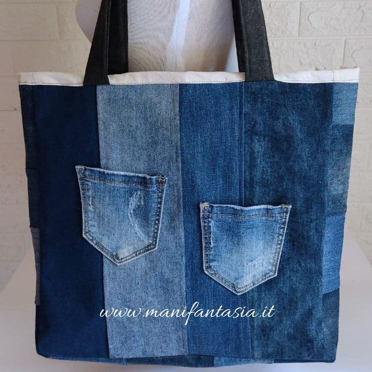 borsa tote bag con vecchi jeans.